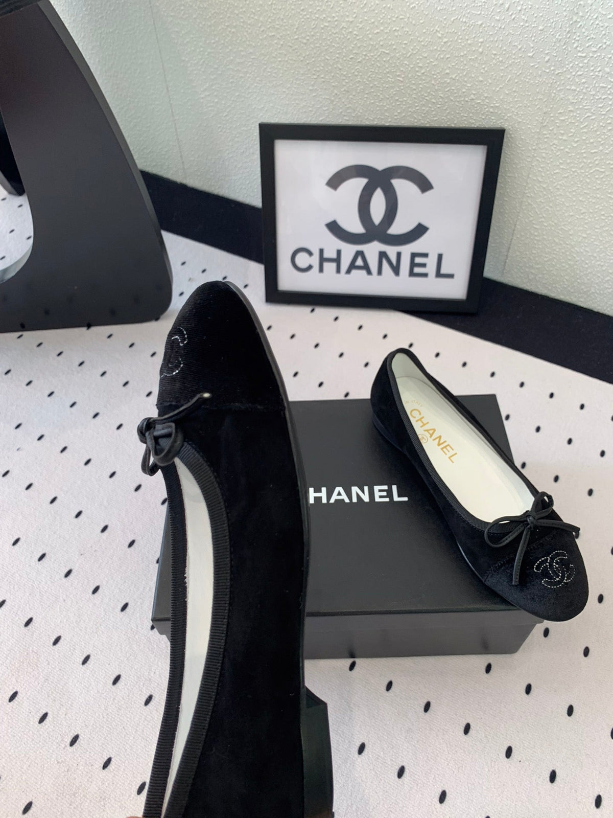 CHANEL BALLET FLAT BLACK VELVET