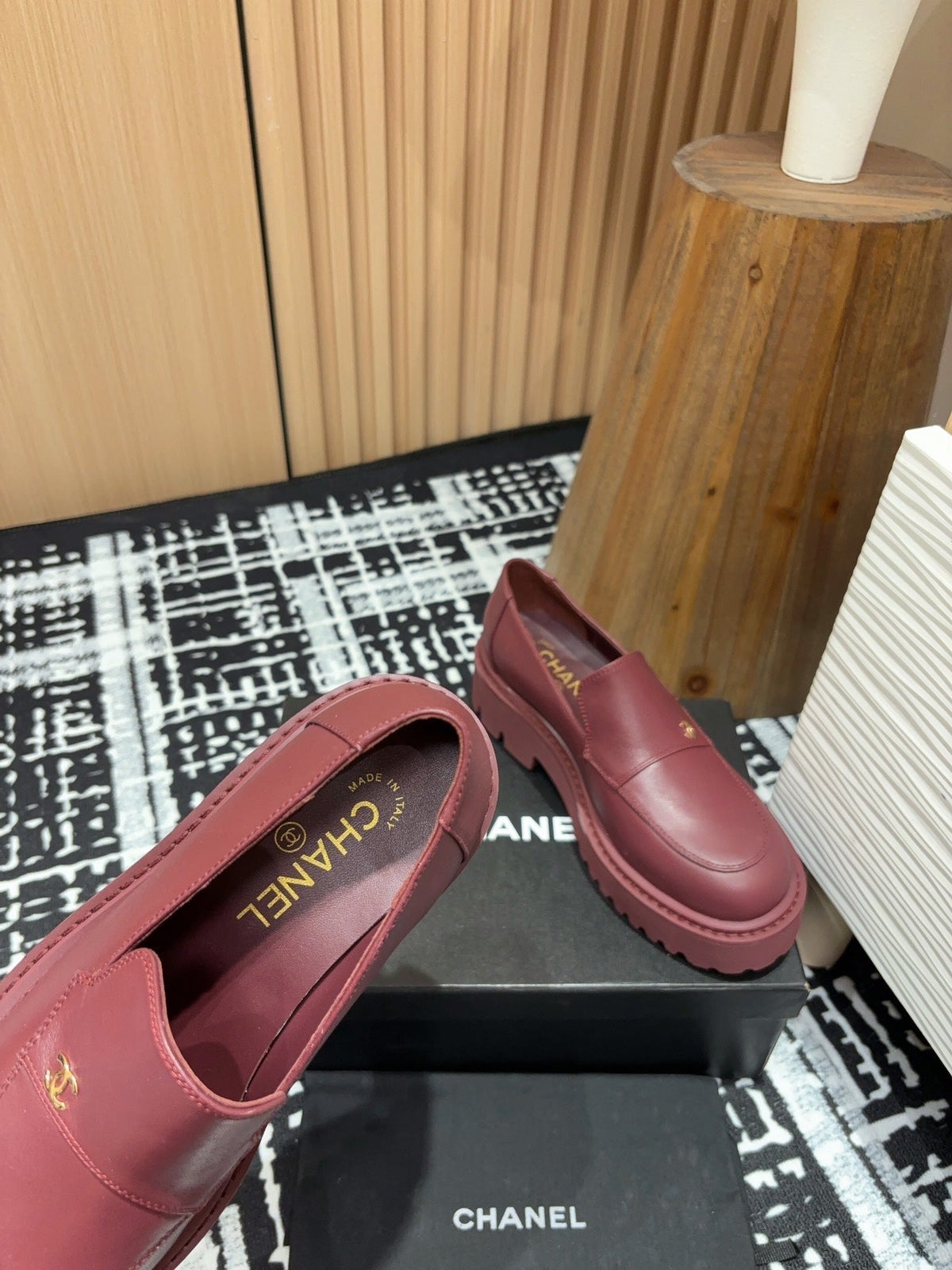 CHANEL MOASINS IN BURGUNDY RED CALFSKIN