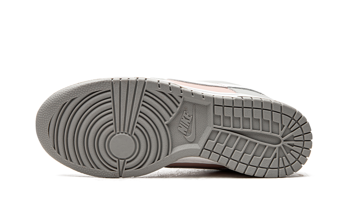 DUNK LO MNS WMNS "Soft Grey / Pink" DM8329 600