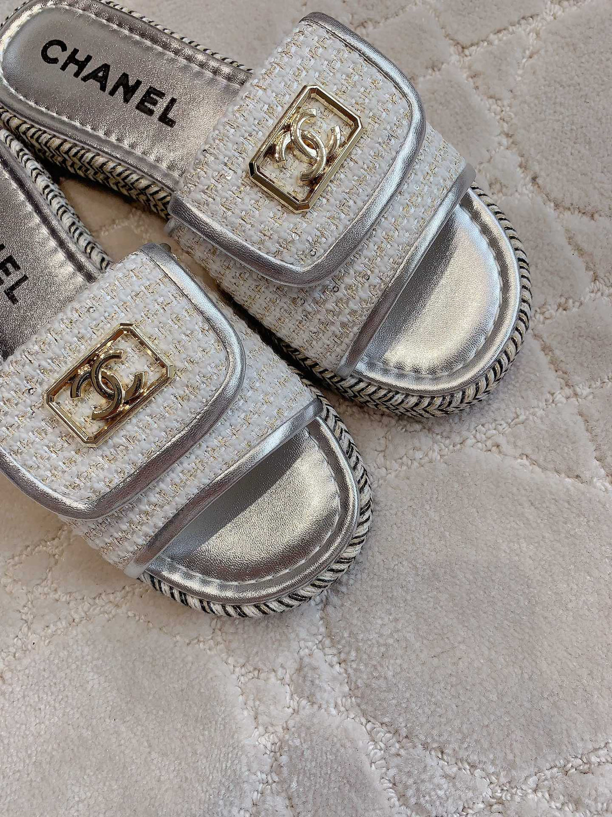 CHANEL PLATFORM SLIPPERS IN SILVER WOOL AND LAMBSKIN
